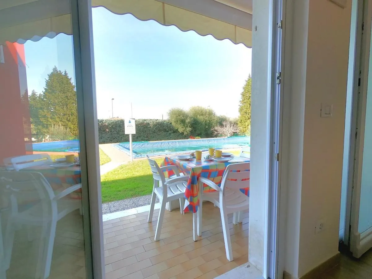 Chiara Pool Apartment Бардолино Италия